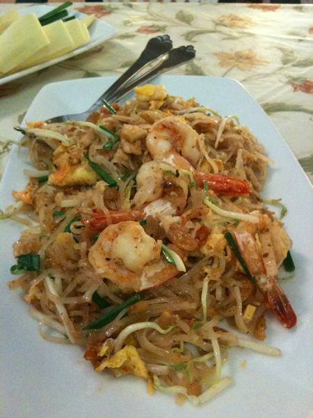 ผัดไทกุ้งสด